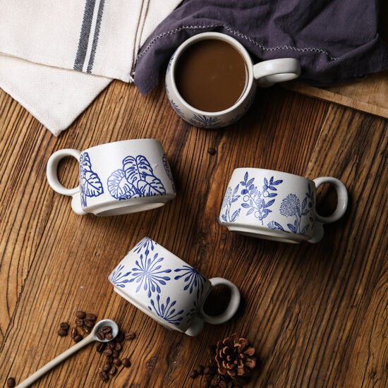  Heart-shaped cute ceramic mug for coffee or milk