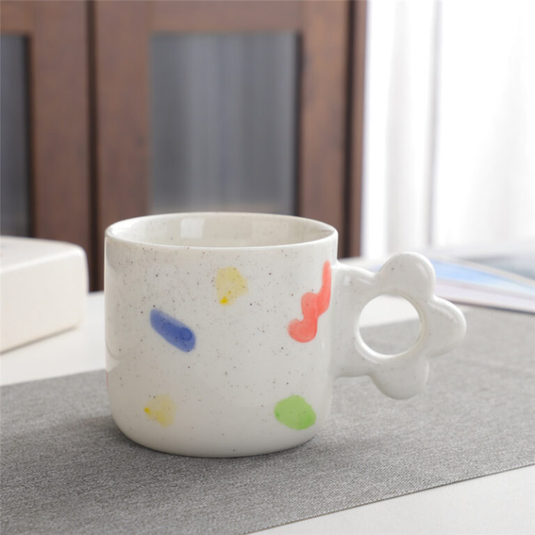 Minimalist ceramic thick-handle coffee mug for office and home