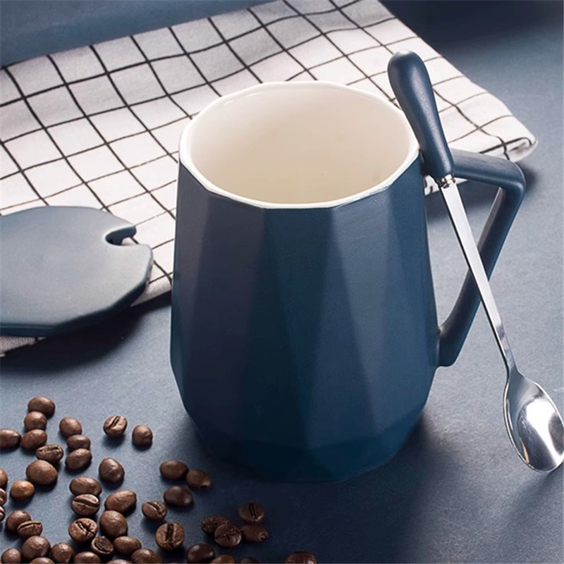 European-Style Large Ceramic Coffee Mug with Lid for Men and Women