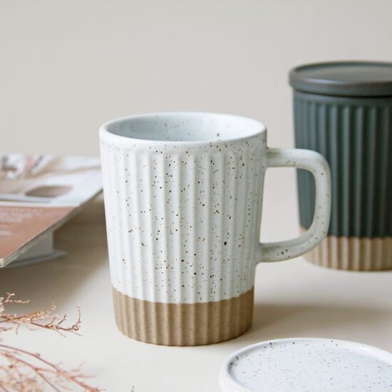 Vertical stripe ceramic coffee mug with lid and retro white speckled glaze