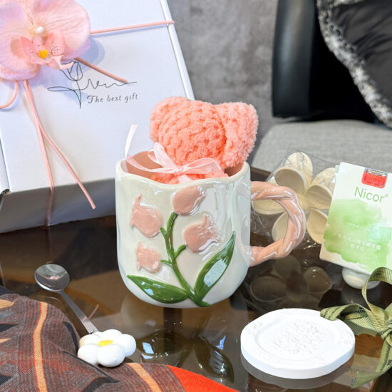 Tulip Design Ceramic Mug Gift Set for Festivals and Boutique Gifts